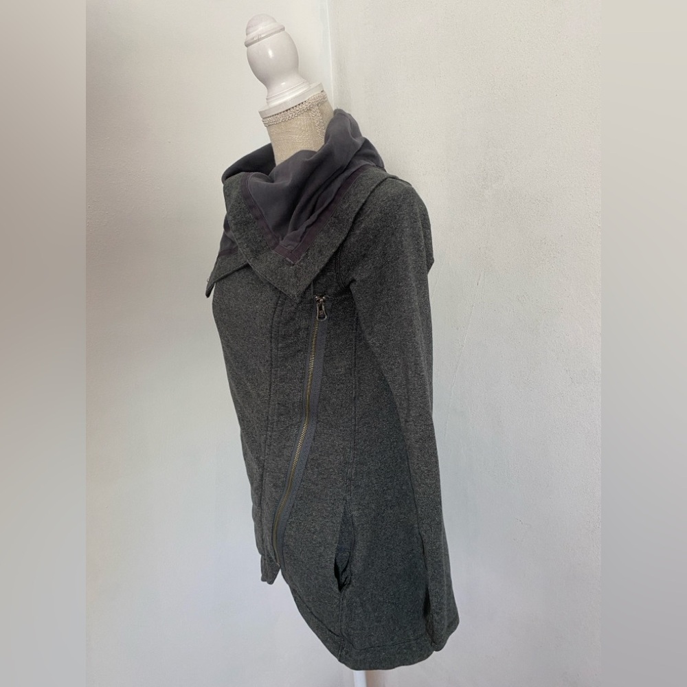 Lululemon Method Wrap Jacket Gray Stretch Soft Fi… - image 3